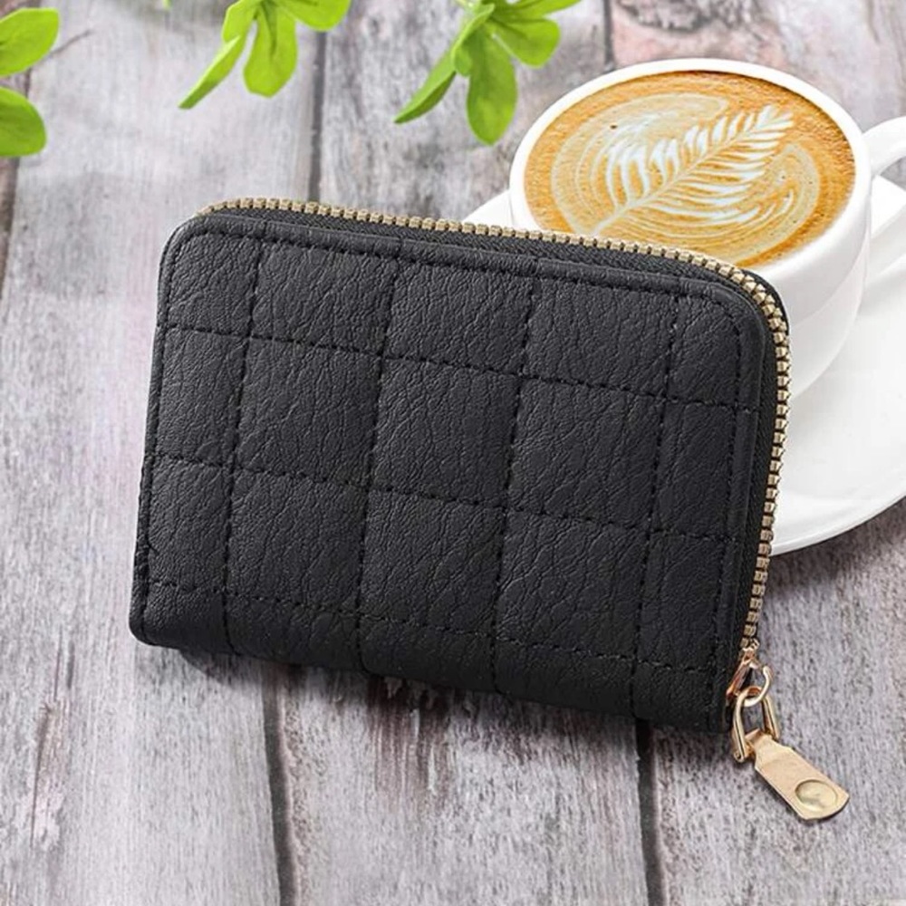 Quilted Detail Card Holder